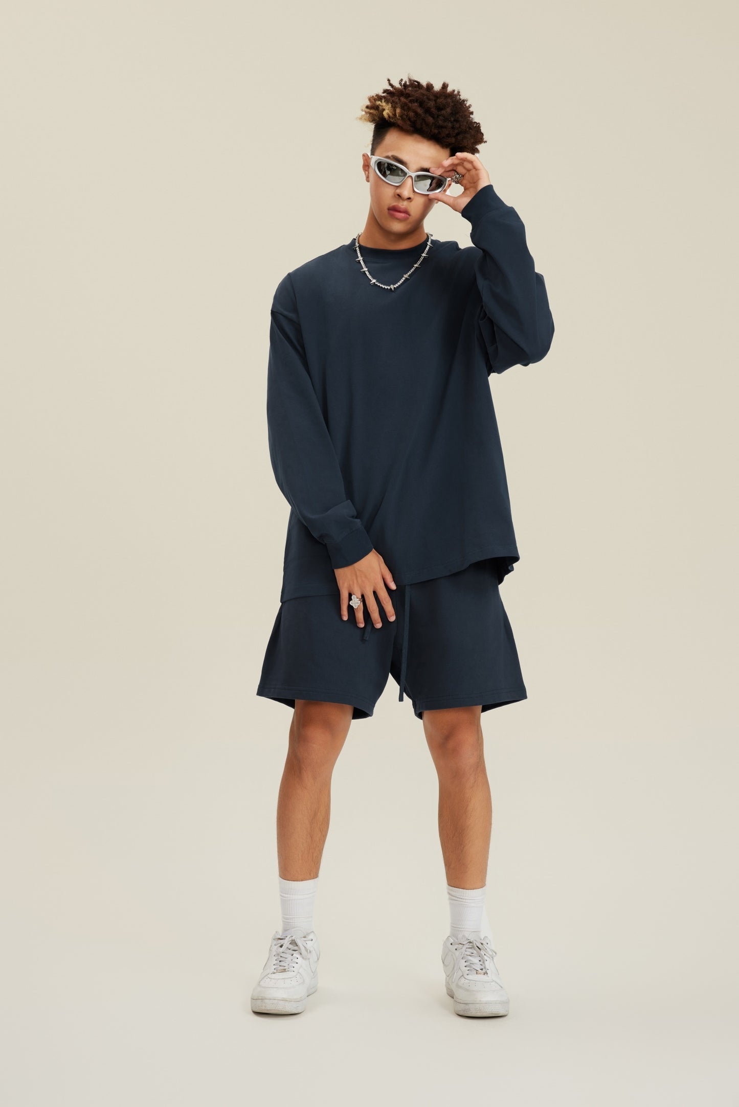 Unisex American Heavyweight Long Sleeve T-Shirt - 100% Cotton Relaxed Fit Couple's Tee, Minimalist Streetwear Essential