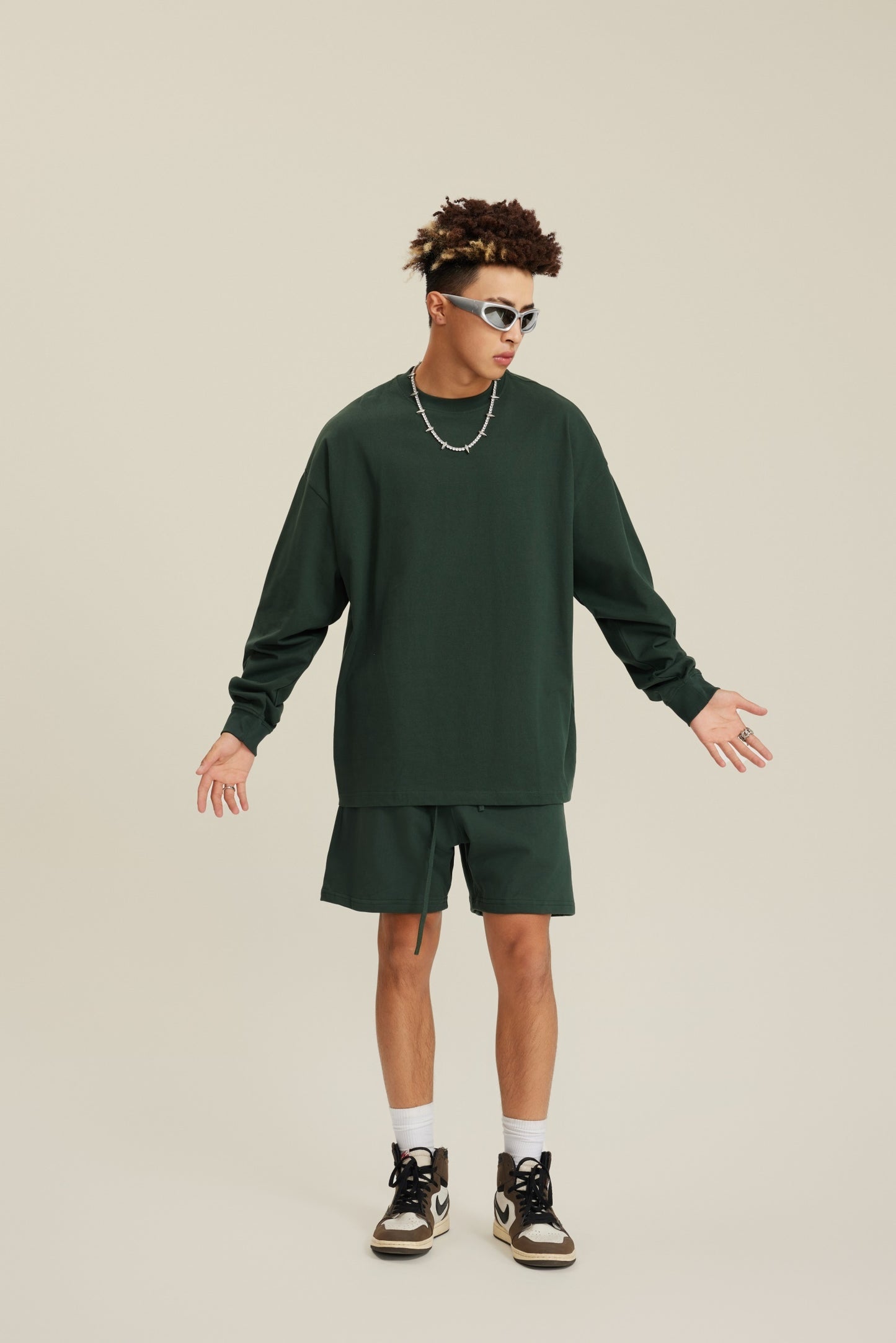 Unisex American Heavyweight Long Sleeve T-Shirt - 100% Cotton Relaxed Fit Couple's Tee, Minimalist Streetwear Essential