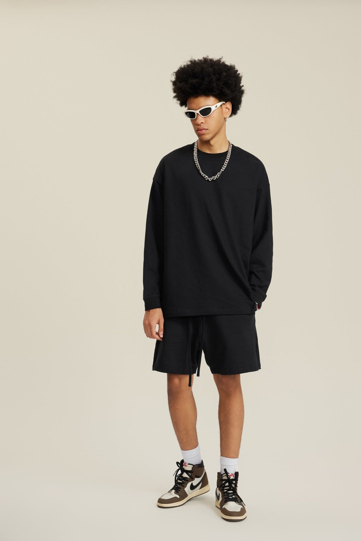Unisex American Heavyweight Long Sleeve T-Shirt - 100% Cotton Relaxed Fit Couple's Tee, Minimalist Streetwear Essential